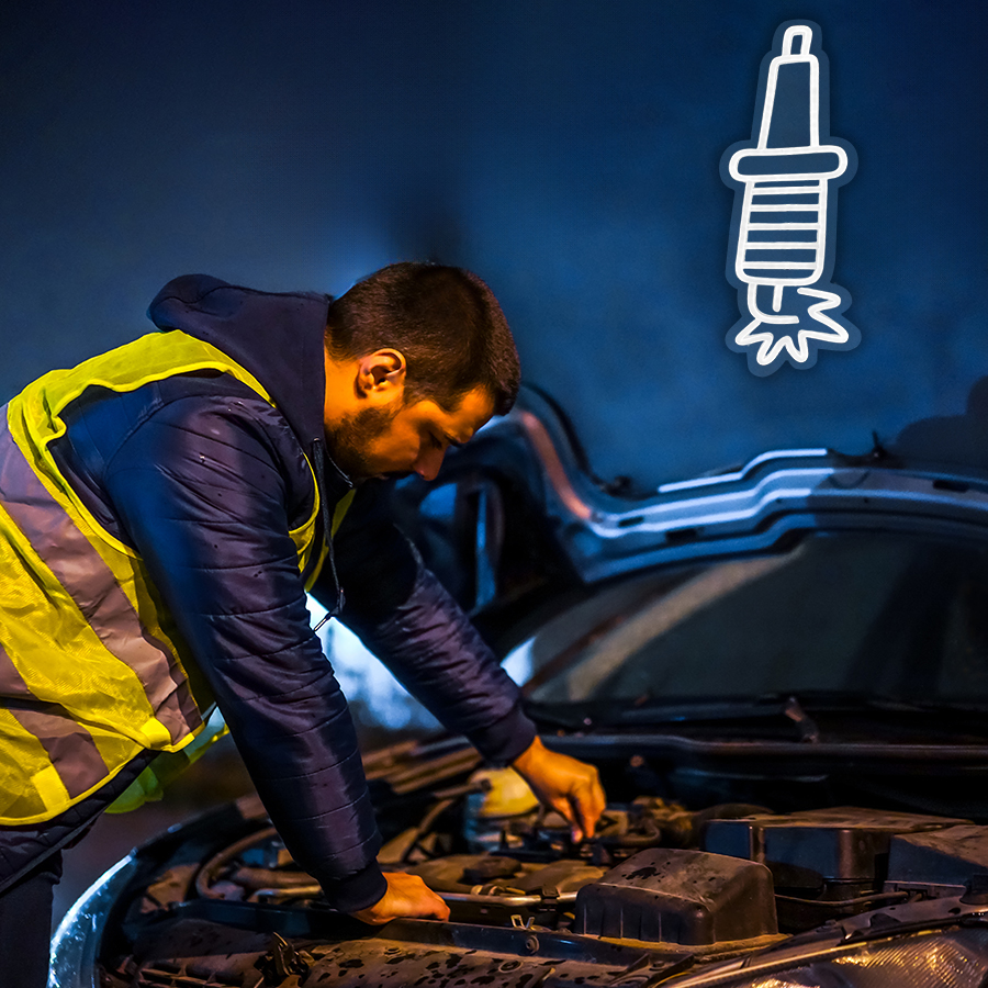 Spark Plug Neon Sign, White Le - Auto Repair Shop Signs 评论和价格